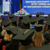«Глобальный стандарт» образования в России . Два аттестата: международный и российский
