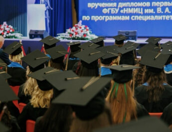 «Глобальный стандарт» образования в России . Два аттестата: международный и российский